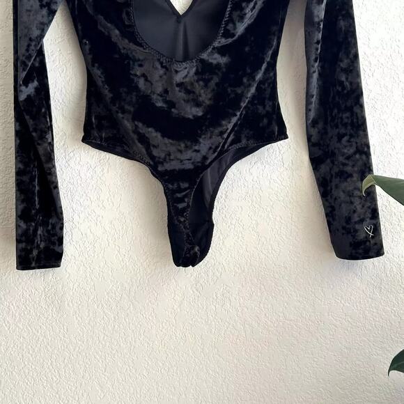 Victoria's Secret Plunge Neck Crushed Velvet Bodysuit XS/S Witchy Goth Sexy Punk - Picture 6 of 8